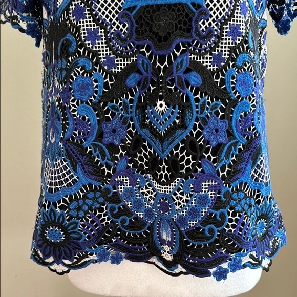Alice + Olivia Guipure Off Shoulder Crochet Embroidery Blouse Top Lace Blue Sz S Blouses
